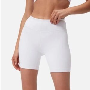 Outdoor Voices Move Free 6” Shorts